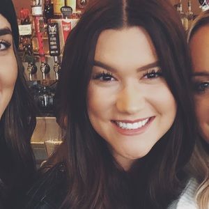 Meet your Posher, Chloe